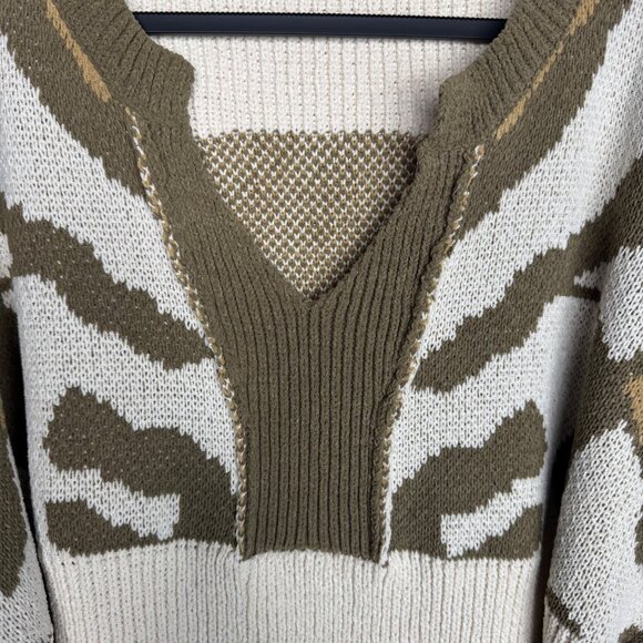 POL Olive & Ivory Oversized Cozy Chunky Knit Sweater Zebra Pattern Womens Large - Picture 3 of 10